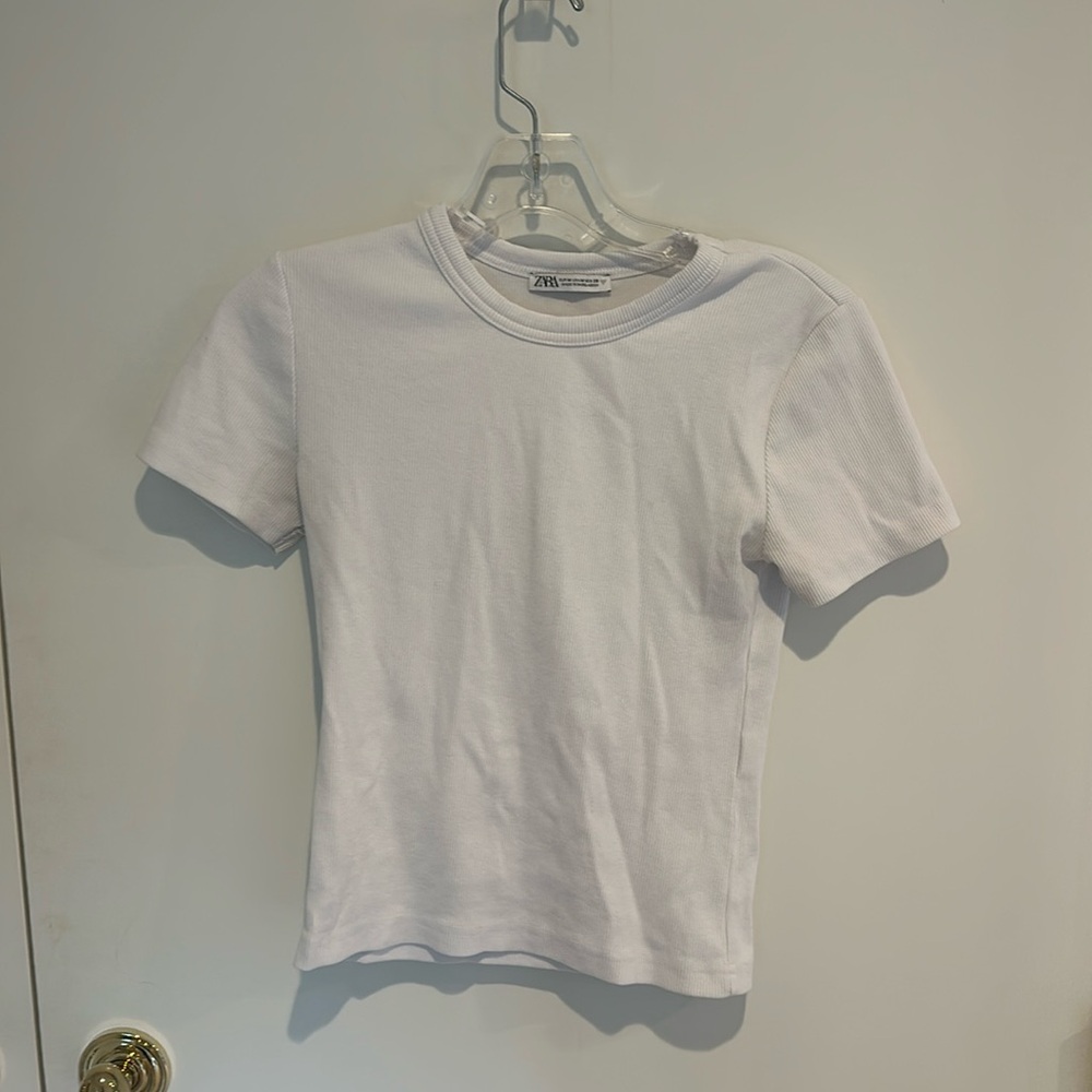 Zara white mid length tee ribbed